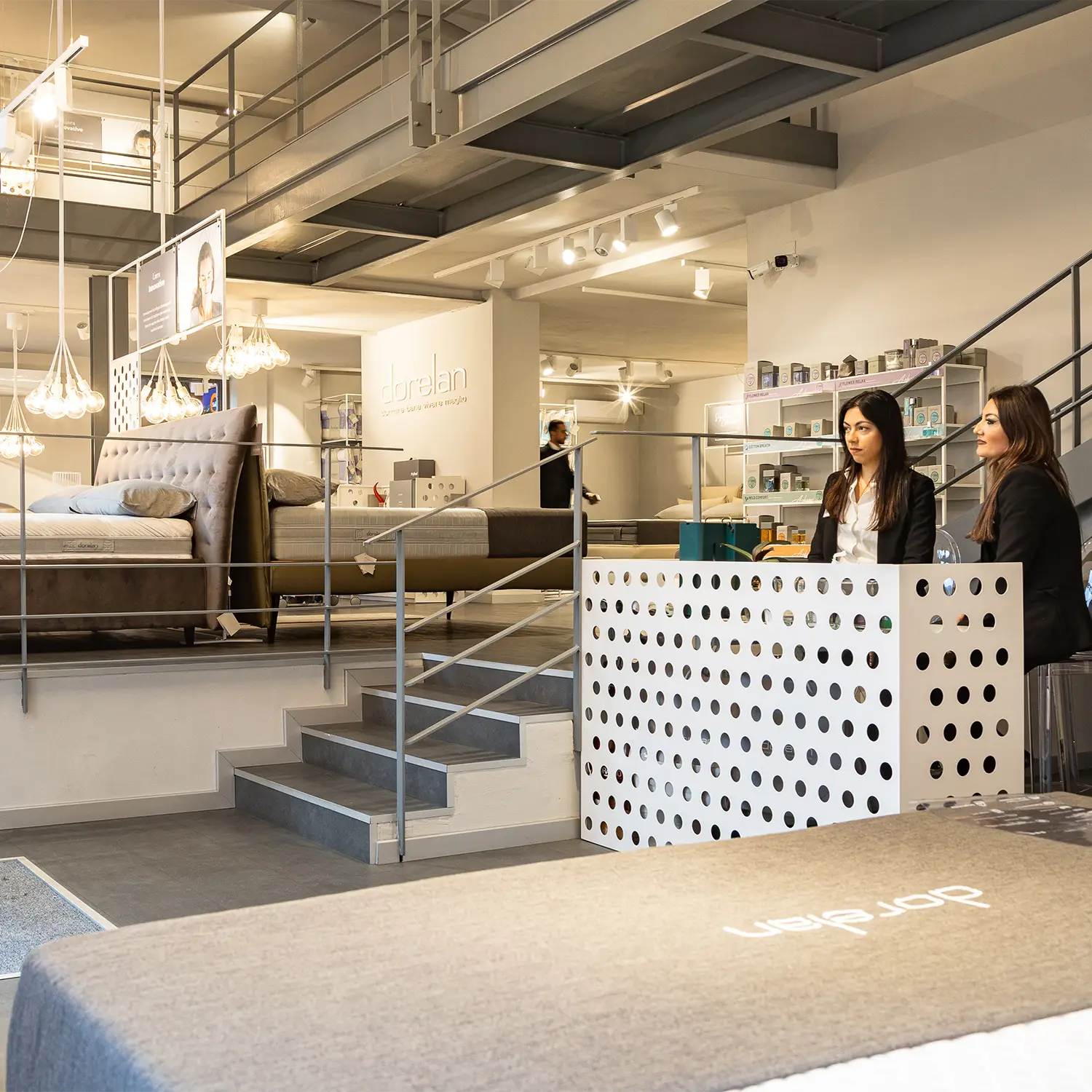 gruppo-de-stasio-dorelan-store-chiaia-gallery-1