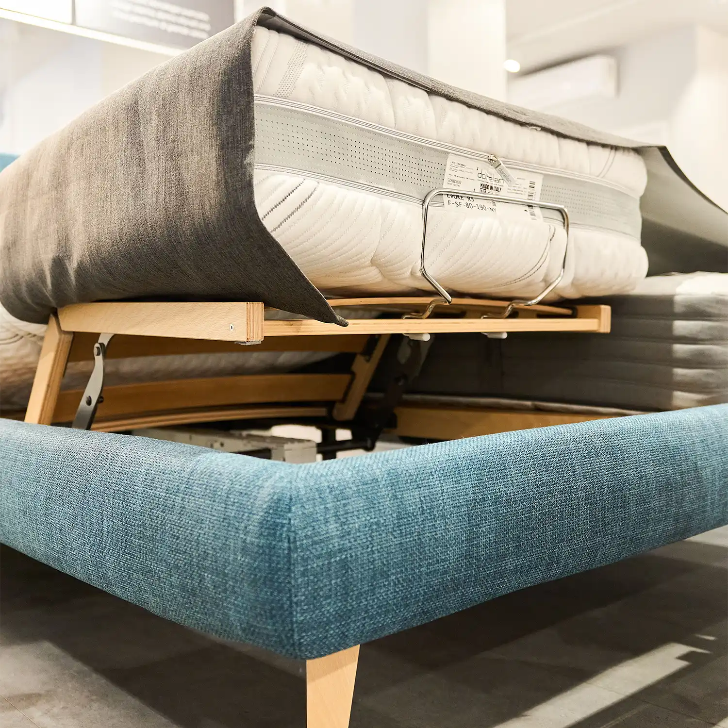 gruppo-de-stasio-dorelan-store-benevento-gallery-7